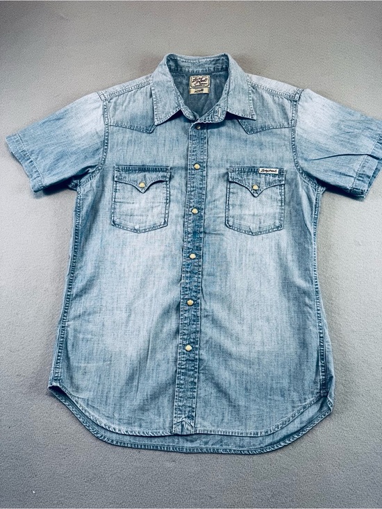 Lucky Brand Tops - Women’s Lucky Brand Vintage Wash Short-Sleeve Denim Shirt - Light Blue